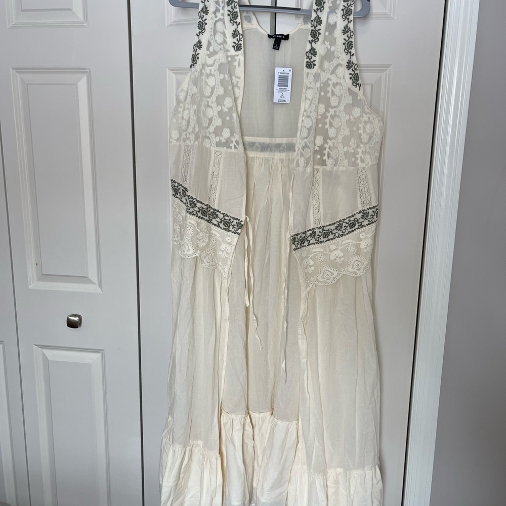 Torrid Festi Maxi Kimono Lace Embroidered Whisper White Plus Size 1X